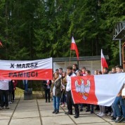 Powiększ zdjęcie Uroczystości na placu przed cmentarzem w Katyniu