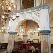 Powiększ zdjęcie Bima w tykocińskiej synagodze