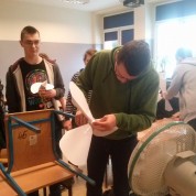 Powiększ zdjęcie Podczas pracy