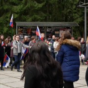 Powiększ zdjęcie Spotkanie młodzieży na cmentarzu w Katyniu